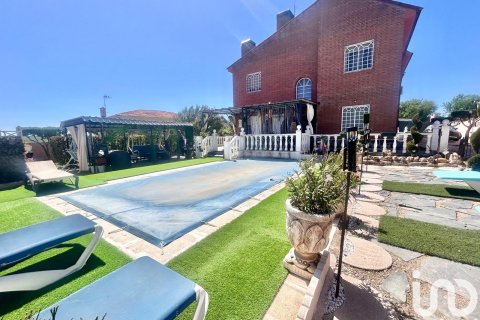 Māja pārdošanā Camarma de Esteruelas, Madrid, Spānijā 6 istabas, 1276 m2 Nr. 154024 - attēls 22