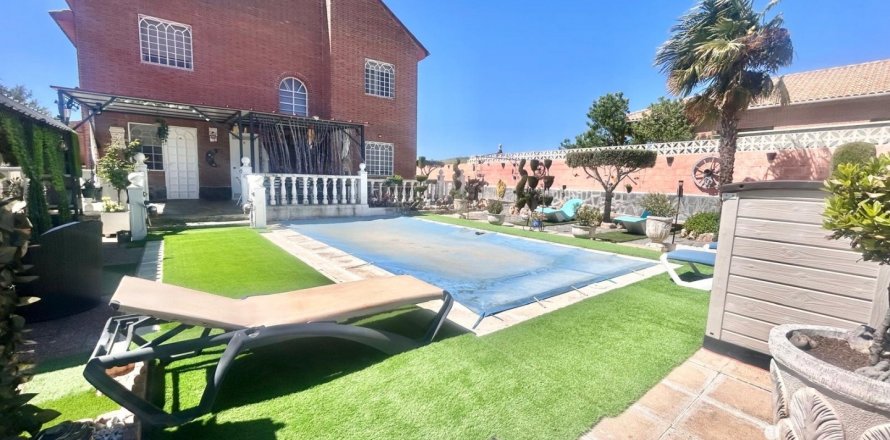 Māja Camarma de Esteruelas, Madrid, Spānijā 6 istabas, 1276 m2 Nr. 154024