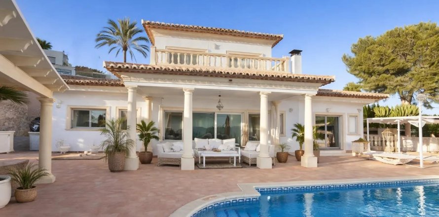 Villa in Moraira, Alicante, Spain 4 bedrooms, 265 sq.m. No. 186950