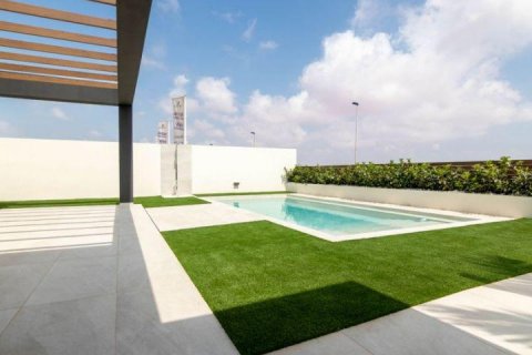 Villa for sale Torrevieja, Alicante, Spain 3 bedrooms, 295 sq.m. No. 114169 - photo 4