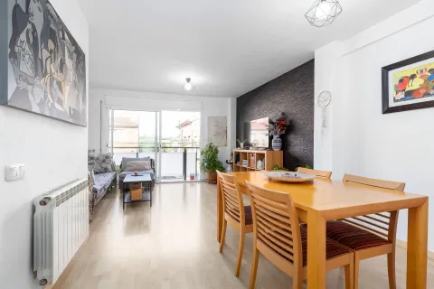 Wohnung in Parets del Vallès, Barcelona, Spanien 2 Schlafzimmer, 98 m2 Nr. 177863