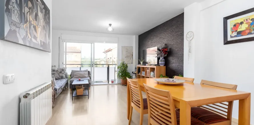 Wohnung in Parets del Vallès, Barcelona, Spanien 2 Schlafzimmer, 98 m2 Nr. 177863
