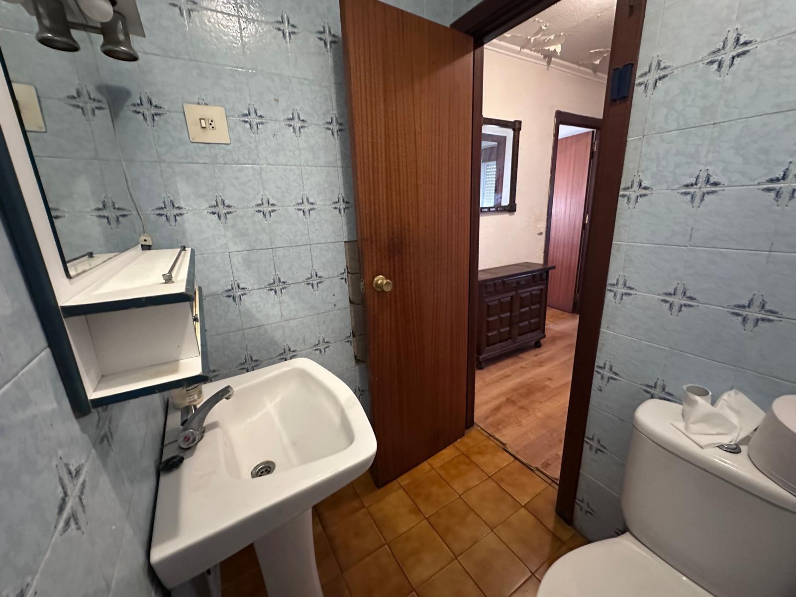 Apartment in Torrevieja, Alicante, Spain 4 bedrooms, 120 sq.m. No. 195452