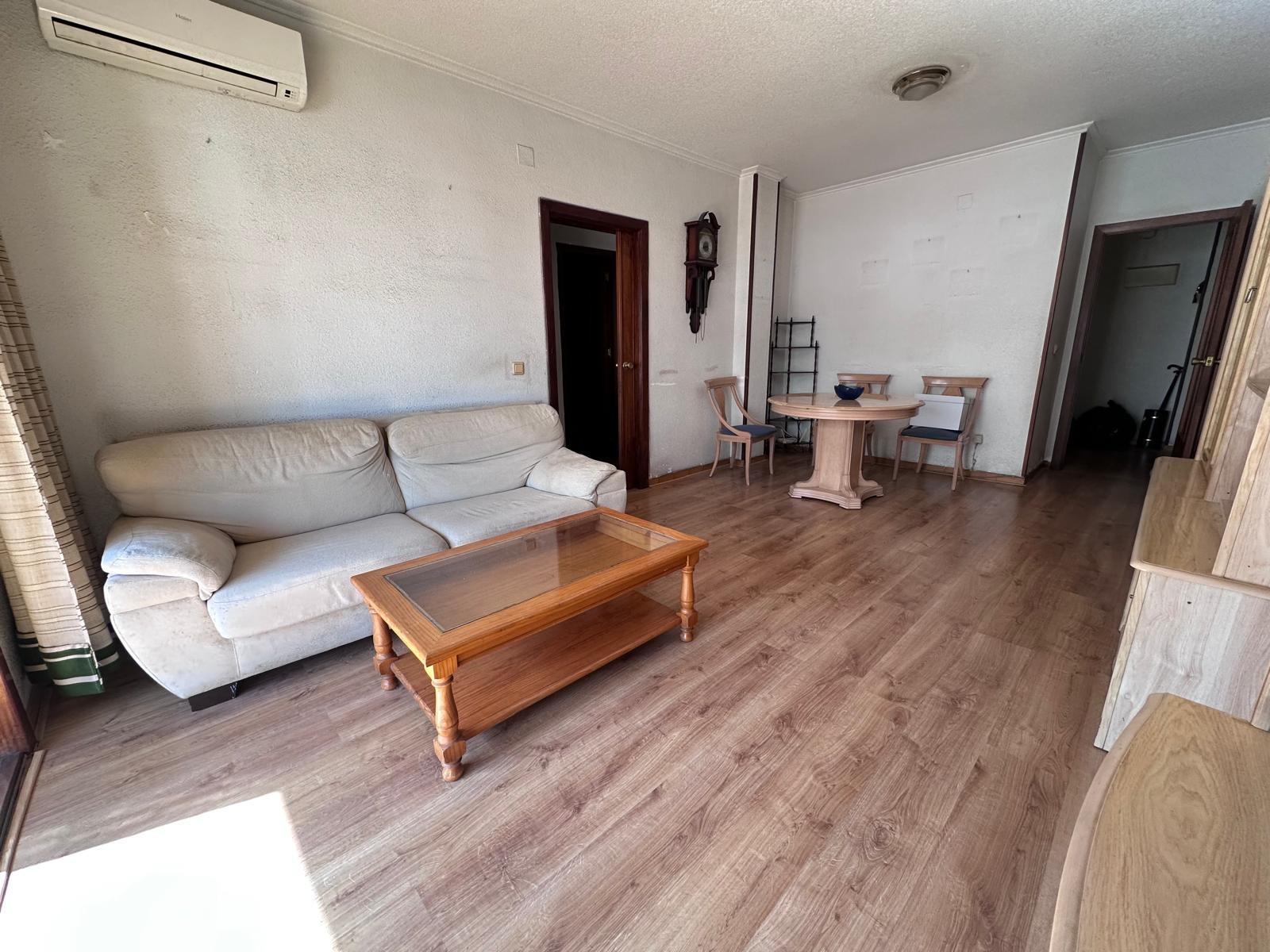 Apartment in Torrevieja, Alicante, Spain 4 bedrooms, 120 sq.m. No. 195452