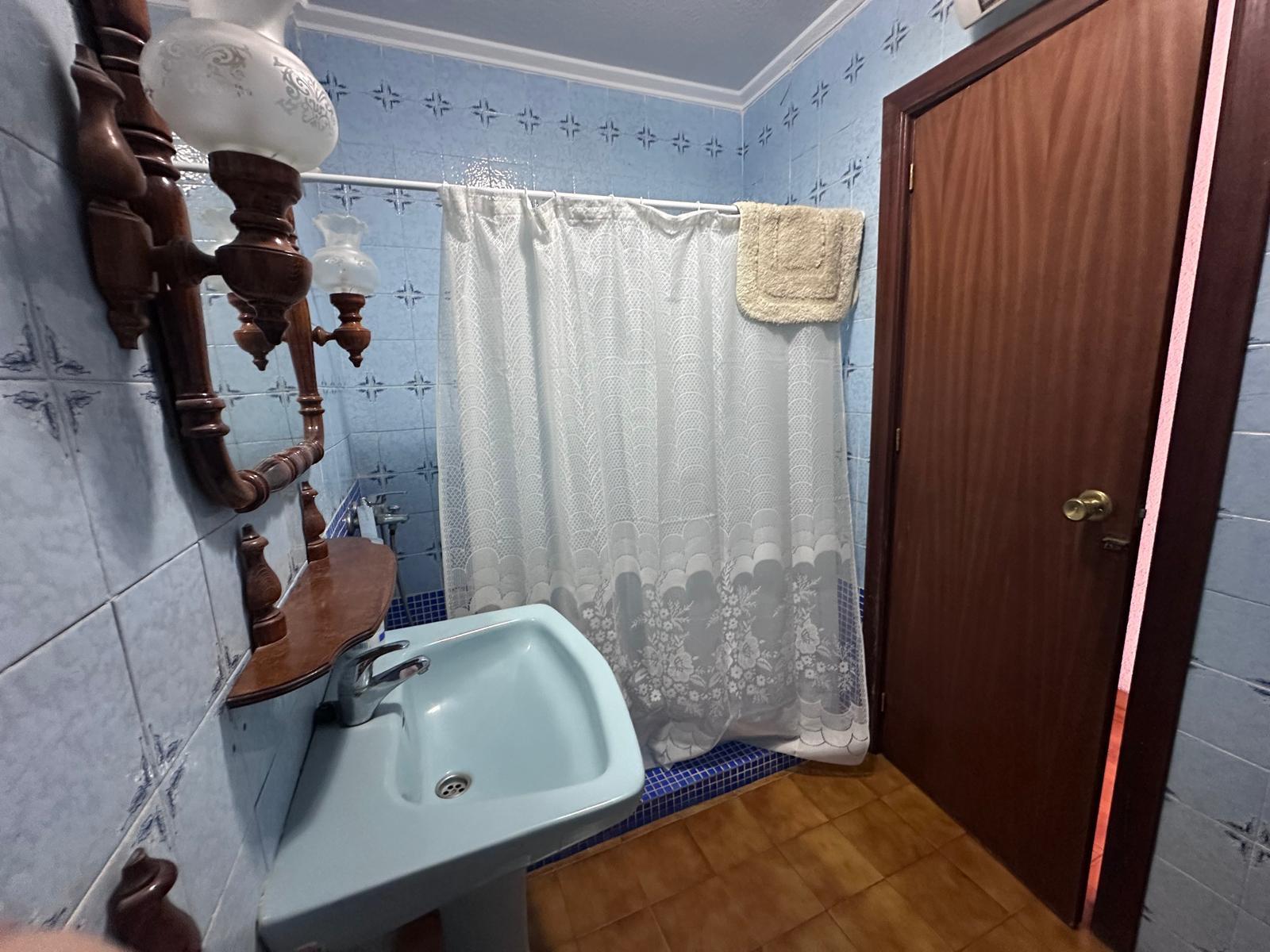 Apartment in Torrevieja, Alicante, Spain 4 bedrooms, 120 sq.m. No. 195452