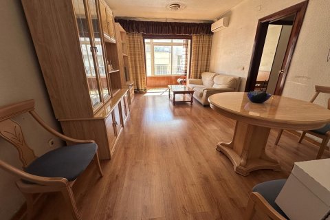 Apartment à Torrevieja, Alicante, Espagne 4 chambres, 120 m2 No. 195452
