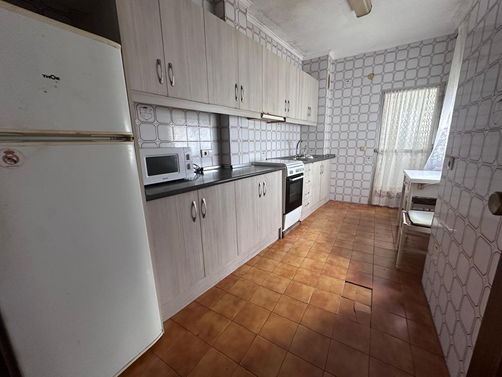 Apartment in Torrevieja, Alicante, Spain 4 bedrooms, 120 sq.m. No. 195452