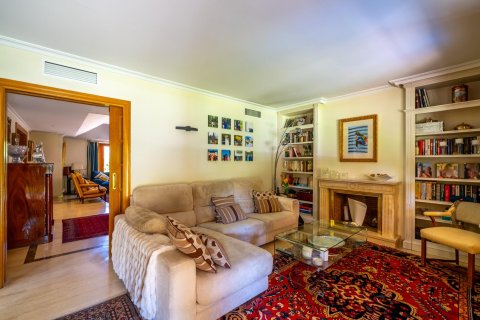 Apartamento en venta en Pozuelo de Alarcón, Madrid, España 6 dormitorios, 539 m2 No. 179393 - foto 13