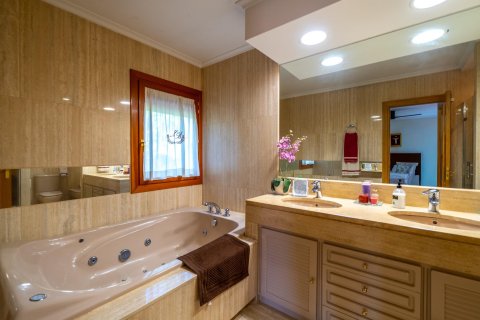 Apartamento en venta en Pozuelo de Alarcón, Madrid, España 6 dormitorios, 539 m2 No. 179393 - foto 20