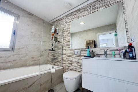 Villa till salu Villamartin, Alicante, Spanien 5 sovrum, 230 kvm. Nr. 139430 - foto 9