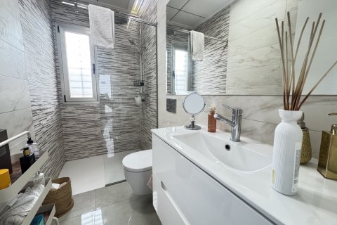 Villa till salu Villamartin, Alicante, Spanien 3 sovrum, 115 kvm. Nr. 139432 - foto 14