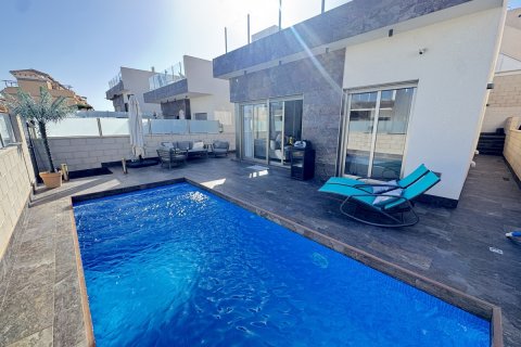 Villa till salu Villamartin, Alicante, Spanien 3 sovrum, 115 kvm. Nr. 139432 - foto 2