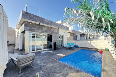 Villa till salu Villamartin, Alicante, Spanien 3 sovrum, 115 kvm. Nr. 139432 - foto 1
