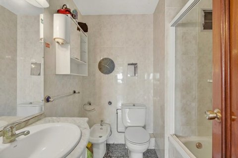 Apartment for sale in Alicante, Spain 3 bedrooms, 90 sq.m. No. 155379 - photo 7