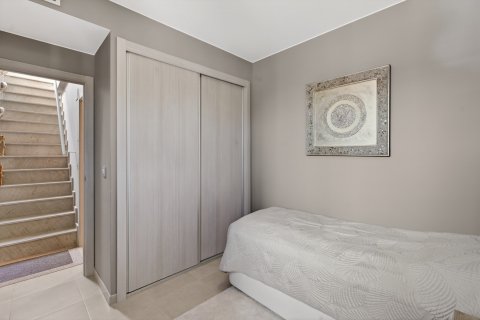 Продажа квартиры в Дехеса де Кампоамор, Аликанте, Испания 2 спальни, 90м2 №155378 - фото 18