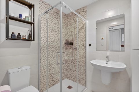 Продажа квартиры в Дехеса де Кампоамор, Аликанте, Испания 2 спальни, 90м2 №155378 - фото 22