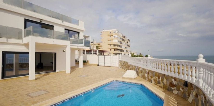 Villa in La Mata, Alicante, Spanien 4 Schlafzimmer, 210 m2 Nr. 145991