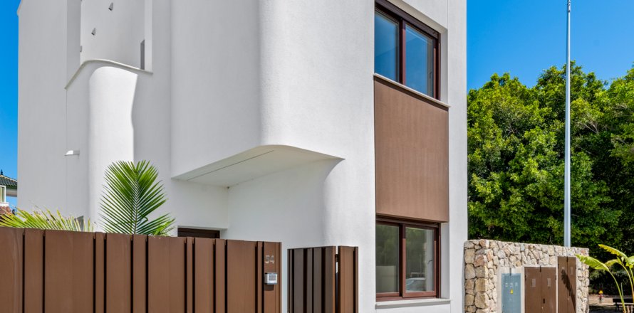 Villa en Pilar de la Horadada, Alicante, España 3 dormitorios, 264 m2 No. 143090