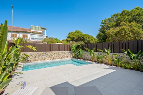 Villa en venta en Pilar de la Horadada, Alicante, España 3 dormitorios, 264 m2 No. 143090 - foto 8