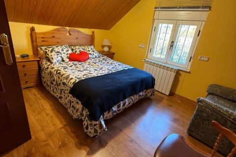 House for sale in Villaquilambre, Leon, Spain 4 bedrooms, 226 sq.m. No. 173269 - photo 17