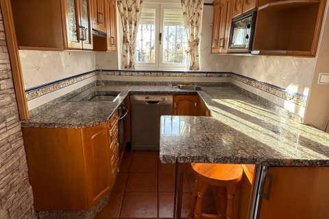 House for sale in Villaquilambre, Leon, Spain 4 bedrooms, 226 sq.m. No. 173269 - photo 8