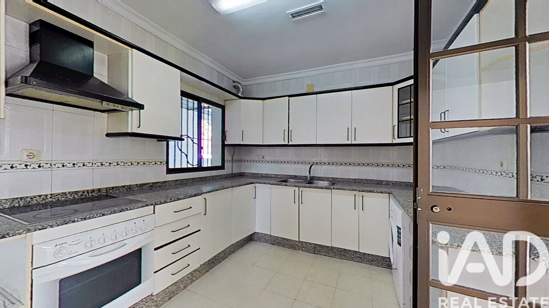 Talo Rota, Cadiz, Espanja 5 makuuhuonetta, 200 m2 No. 173270