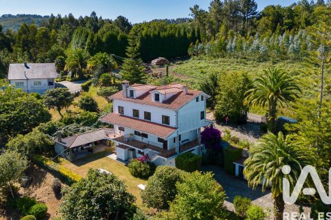 House for sale in Pontedeume, A Coruna, Spain 5 bedrooms, 507 sq.m. No. 173268 - photo 1