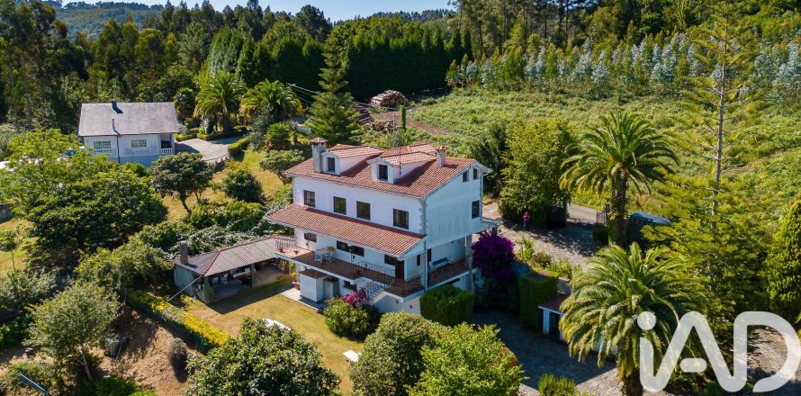 House in Pontedeume, A Coruna, Spain 5 bedrooms, 507 sq.m. No. 173268
