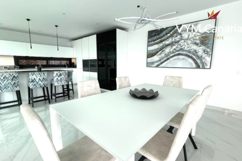 Villa for sale in San Eugenio, Tenerife, Spain 3 bedrooms, 115 sq.m. No. 167510 - photo 20