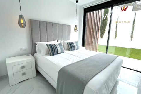 Villa for sale in San Eugenio, Tenerife, Spain 3 bedrooms, 115 sq.m. No. 167510 - photo 29