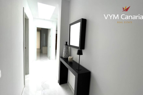 Villa for sale in San Eugenio, Tenerife, Spain 3 bedrooms, 115 sq.m. No. 167510 - photo 23