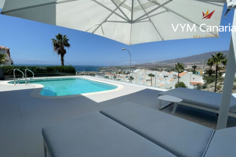 Villa for sale in San Eugenio, Tenerife, Spain 3 bedrooms, 115 sq.m. No. 167510 - photo 3