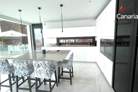 Villa for sale in San Eugenio, Tenerife, Spain 3 bedrooms, 115 sq.m. No. 167510 - photo 13