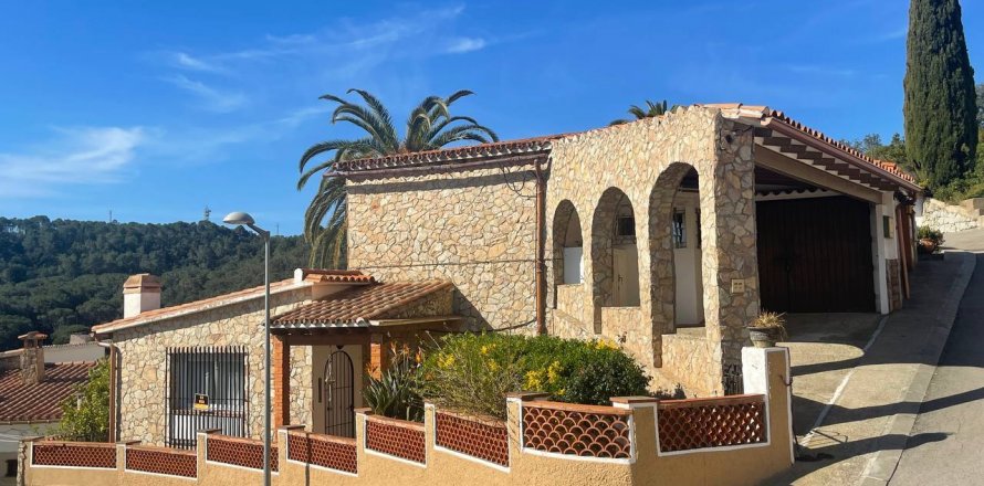 House Tossa de Mar, Girona, Spain 5 bedrooms, 236 sq.m. No. 21593