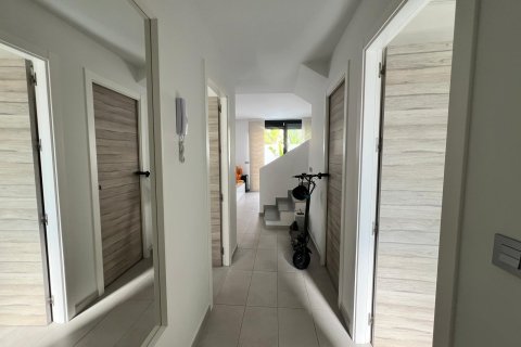 Huvila myytävänä Villamartin, Alicante, Espanja, 3 makuuhuonetta, 103 m2 No. 191065 - kuva 5