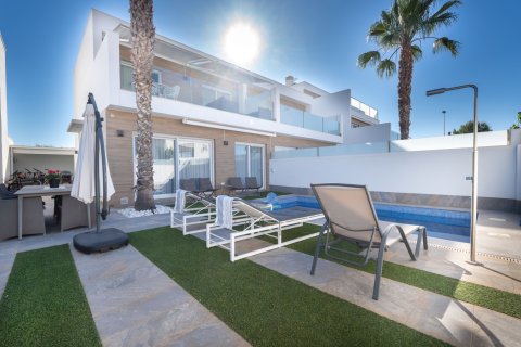 Villa pārdošanā San Pedro del Pinatar, Murcia, Spānijā 3 istabas, 111 m2 Nr. 189813 - attēls 2