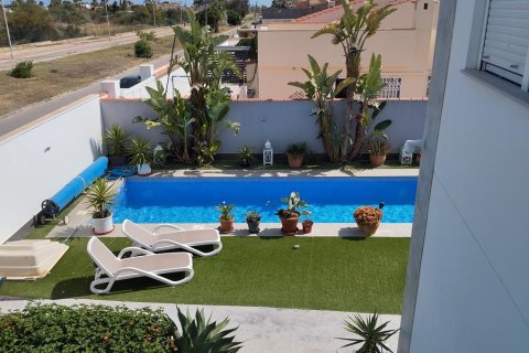 Villa till salu i Torrevieja, Alicante, Spanien 2 sovrum, 130 kvm. Nr. 189814 - foto 26