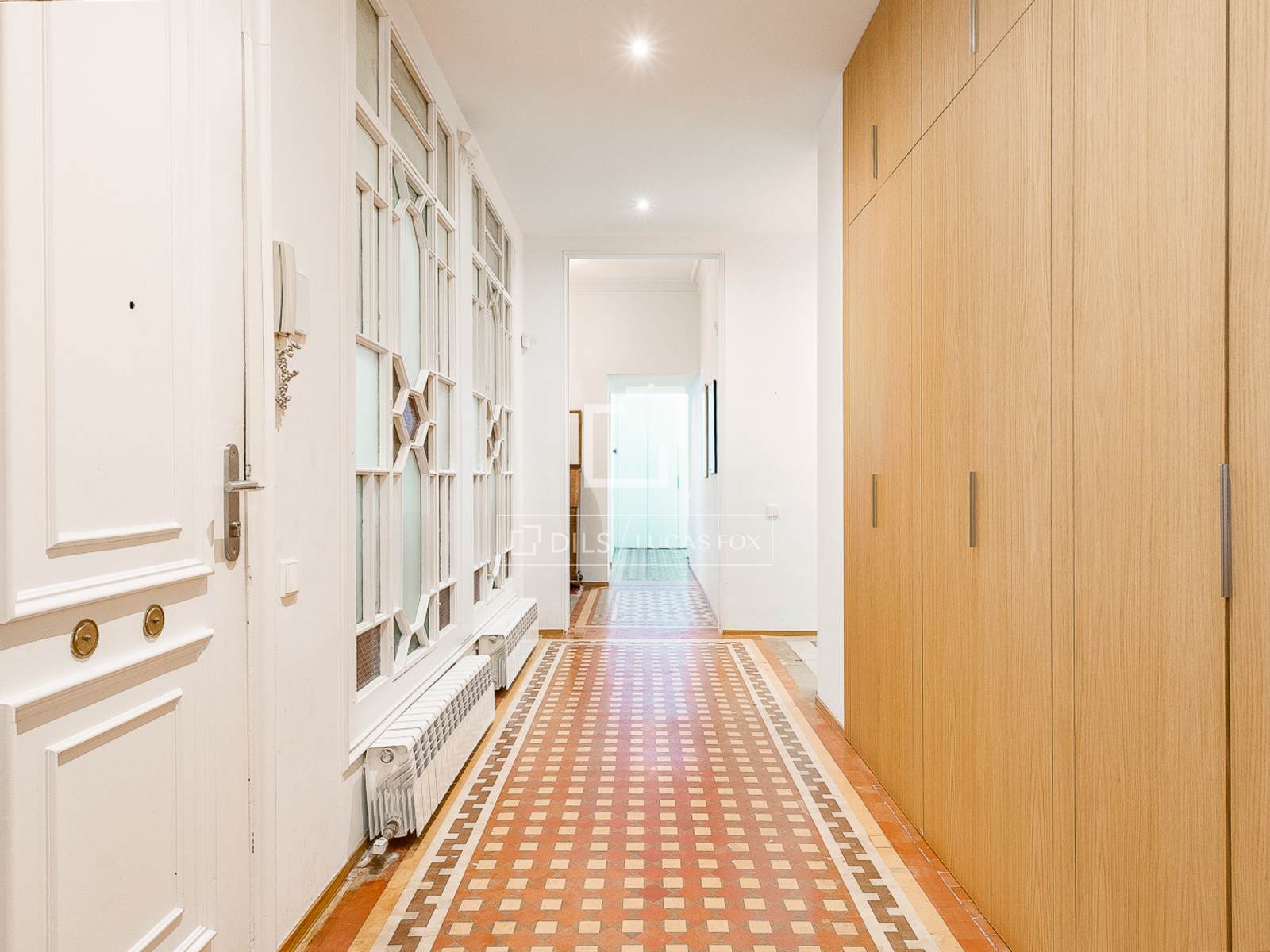 Huoneisto Barcelona, Espanja 4 makuuhuonetta, 179 m2 No. 192545