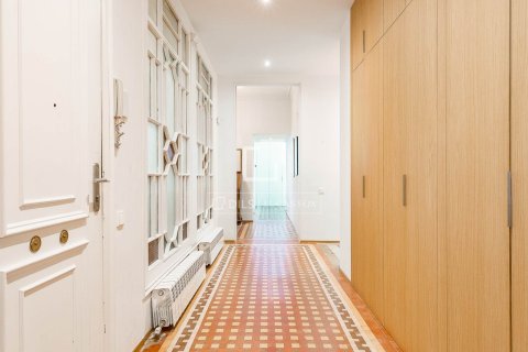 Wohnung zum Verkauf in Barcelona, Spanien 4 Schlafzimmer, 179 m2 Nr. 192545 - Foto 30