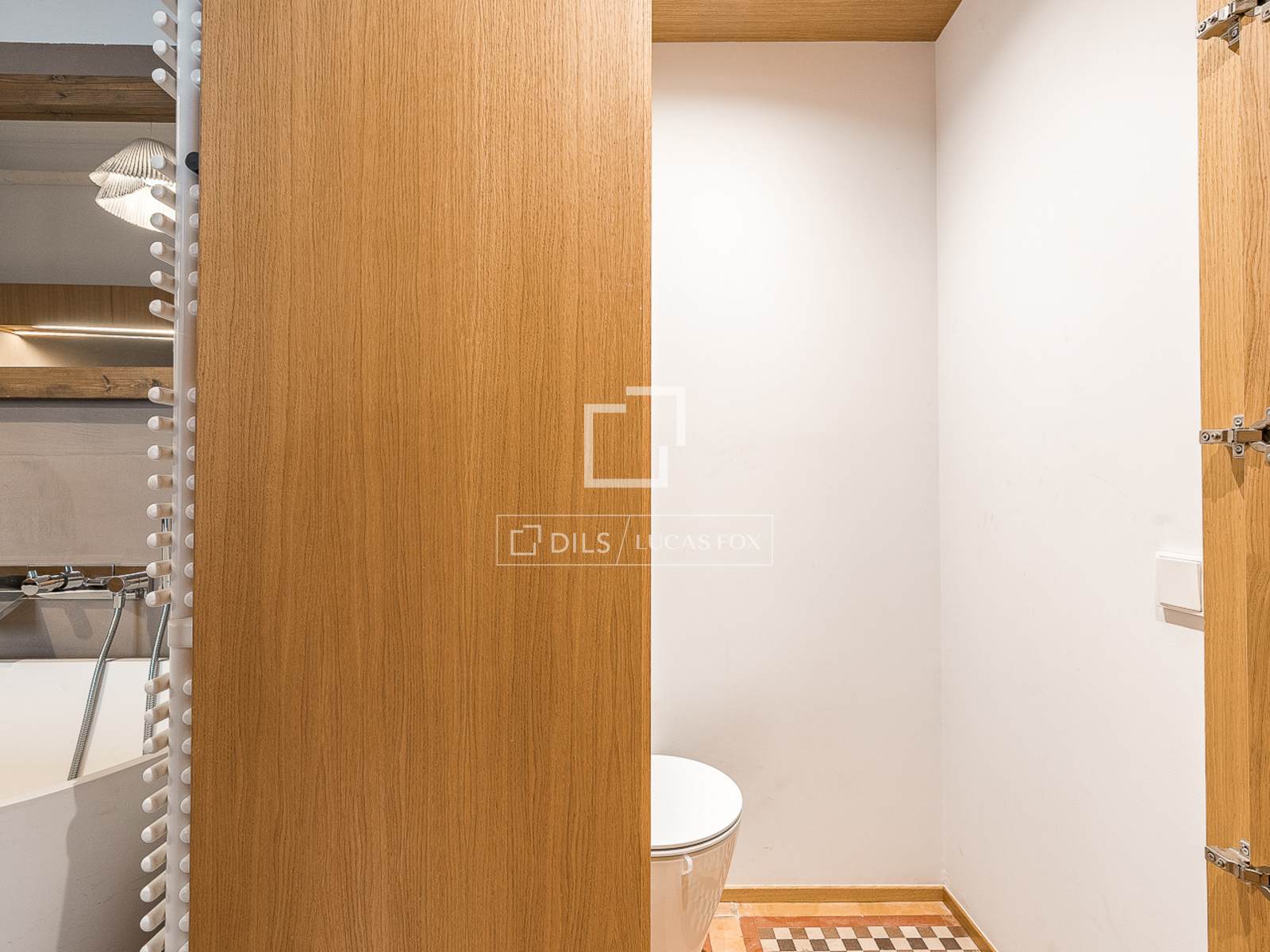 Huoneisto Barcelona, Espanja 4 makuuhuonetta, 179 m2 No. 192545