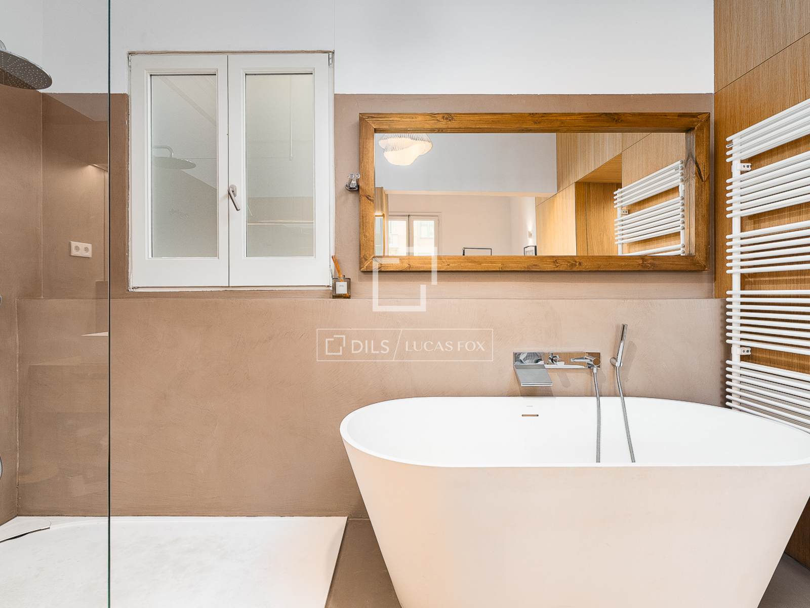 Huoneisto Barcelona, Espanja 4 makuuhuonetta, 179 m2 No. 192545