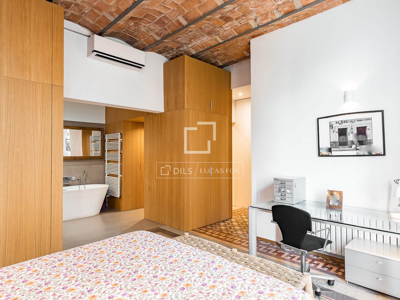 Huoneisto Barcelona, Espanja 4 makuuhuonetta, 179 m2 No. 192545