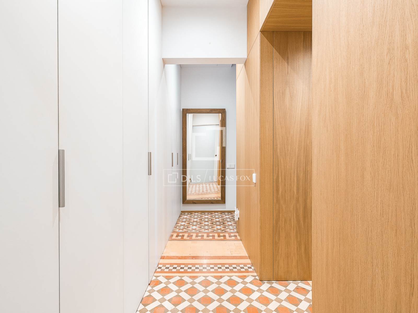 Huoneisto Barcelona, Espanja 4 makuuhuonetta, 179 m2 No. 192545