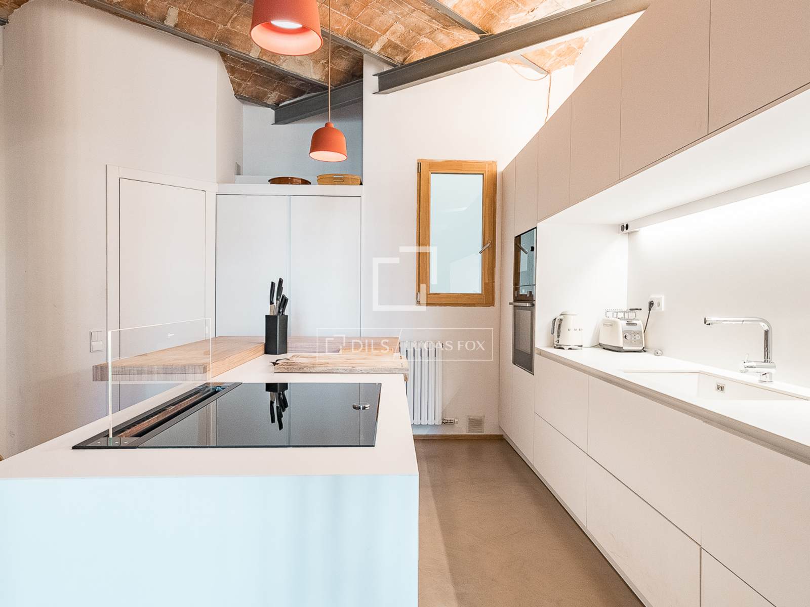 Huoneisto Barcelona, Espanja 4 makuuhuonetta, 179 m2 No. 192545