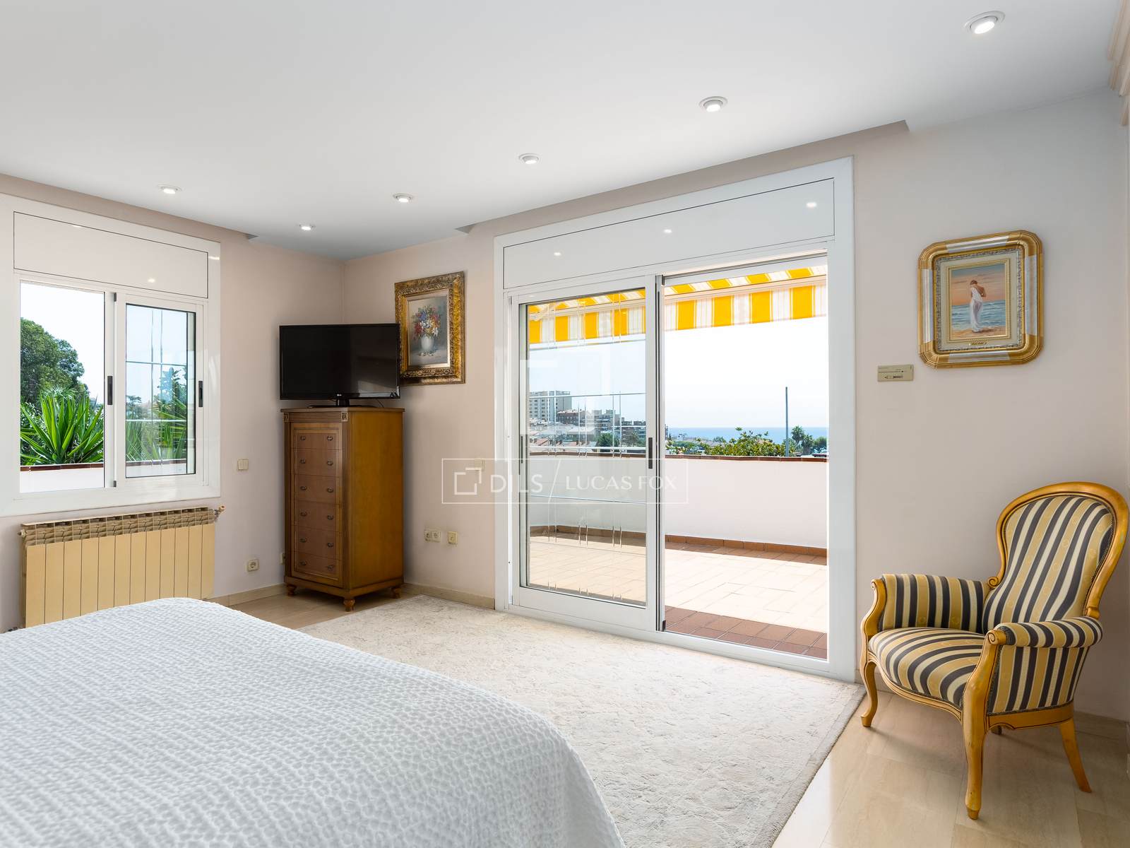 Villa a El Masnou, Barcelona, Spagna 5 camere da letto, 376 mq. N° 192542