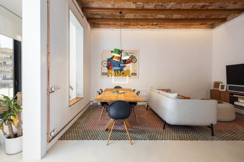 Apartamento en Barcelona, España 2 dormitorios, 97 m2 No. 192543