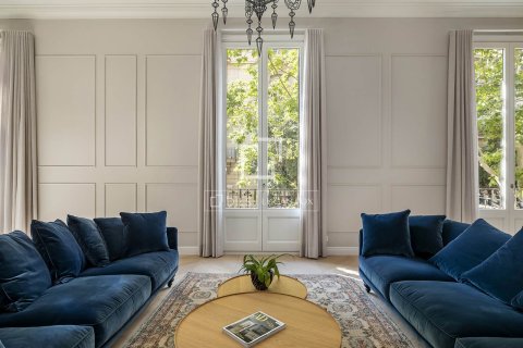 Apartamento en Barcelona, España 3 dormitorios, 238 m2 No. 192539