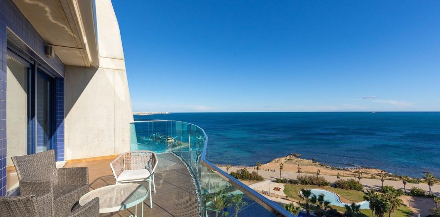 Attico a Torrevieja, Alicante, Spagna 2 camere da letto, 175 mq. N° 165911