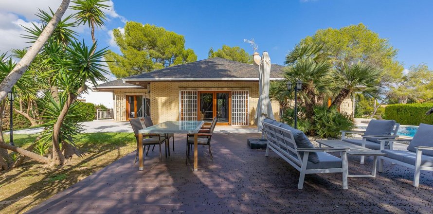 Villa i Campoamor, Alicante, Spanien 5 sovrum, 366 kvm. Nr. 165909