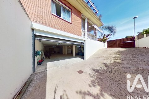 Продажа дома в Камбрильс, Таррагона, Испания 6 спален, 320м2 №152607 - фото 28